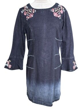 Desigual Laura Women’s Denim Floral Embroidery Dress. Size EU 42